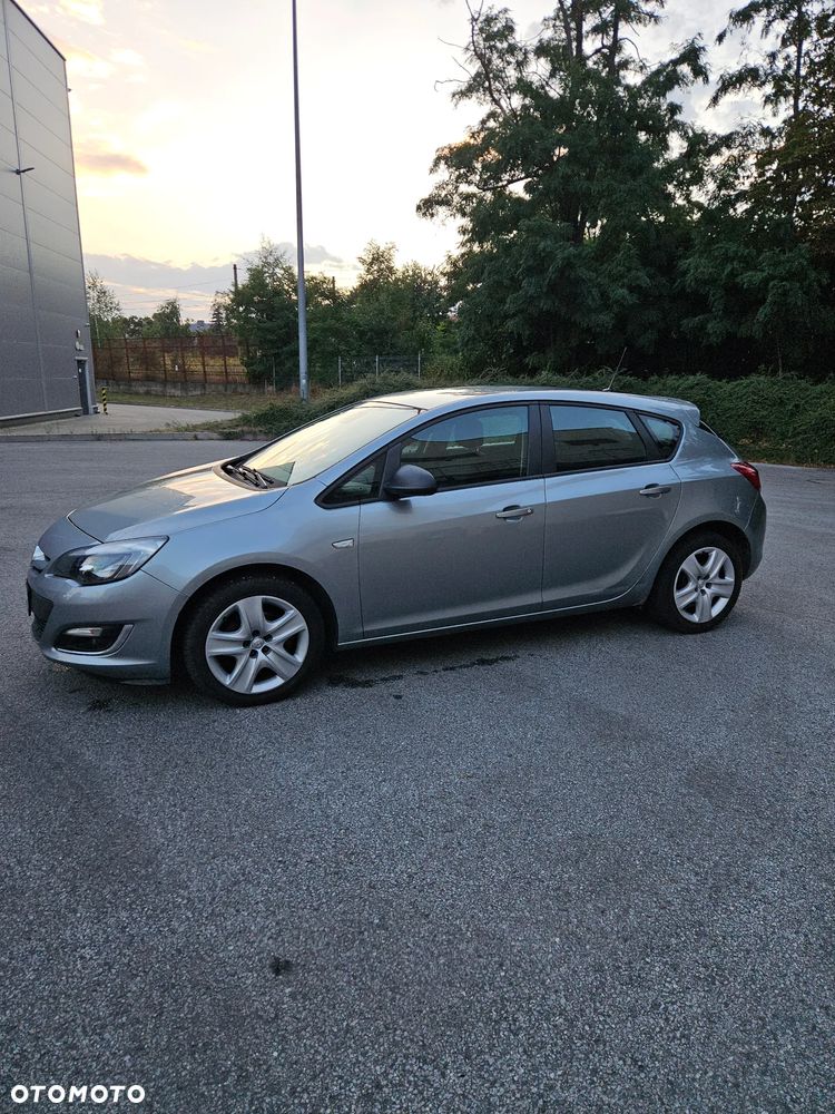 Opel Astra 2012