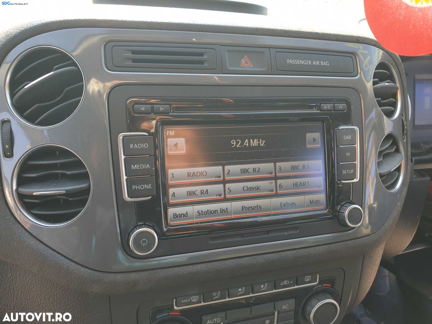 Navigatie Radio CD Player Volkswagen Touran 2003 - 2015 [K3845] - 1