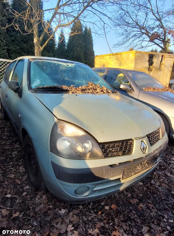 Części- Renault clio  Pojemność: 1149  Moc: 55kW  Rok: 2003  Benzyna - 1