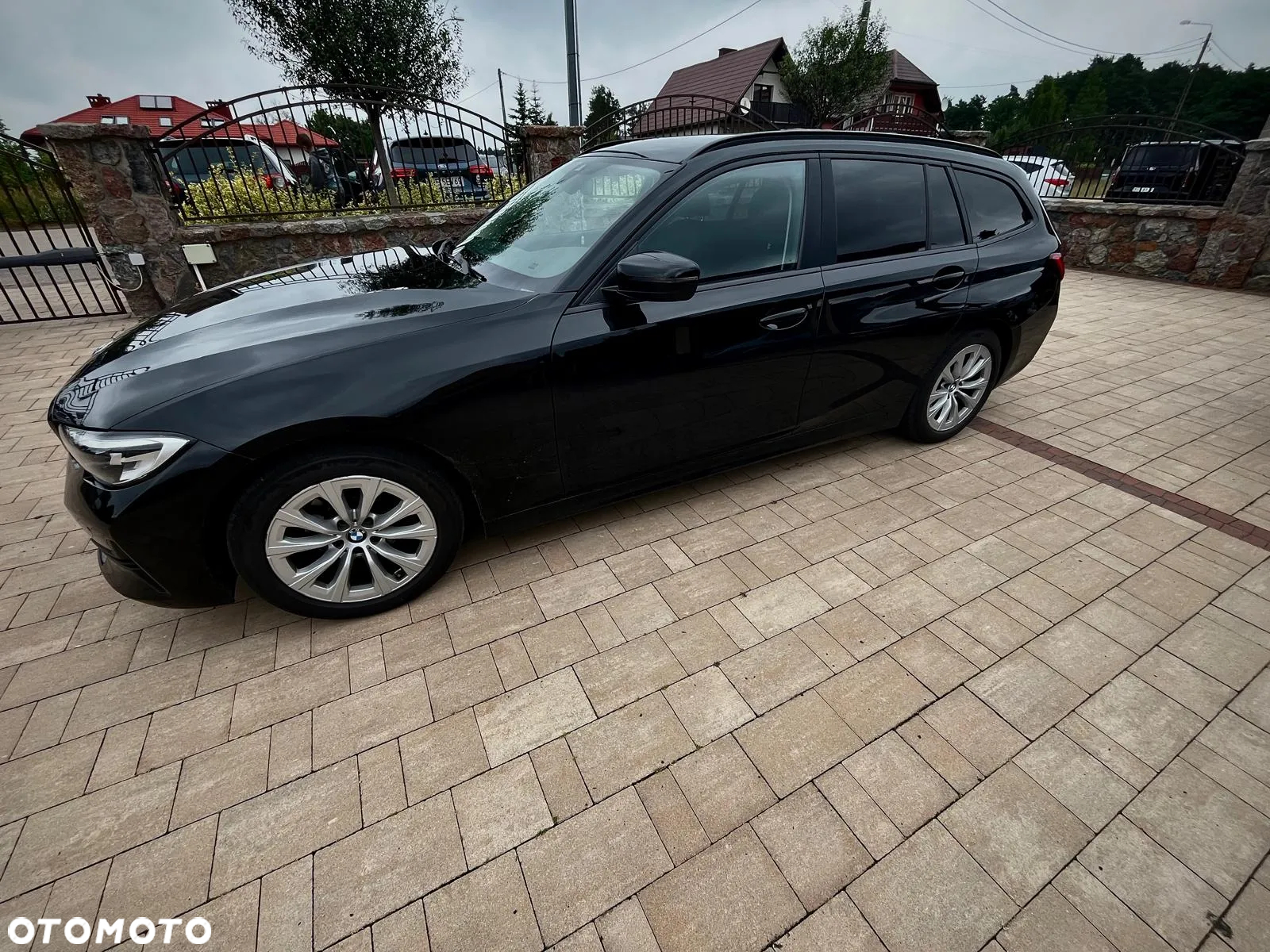 BMW Seria 3 318d Touring - 3
