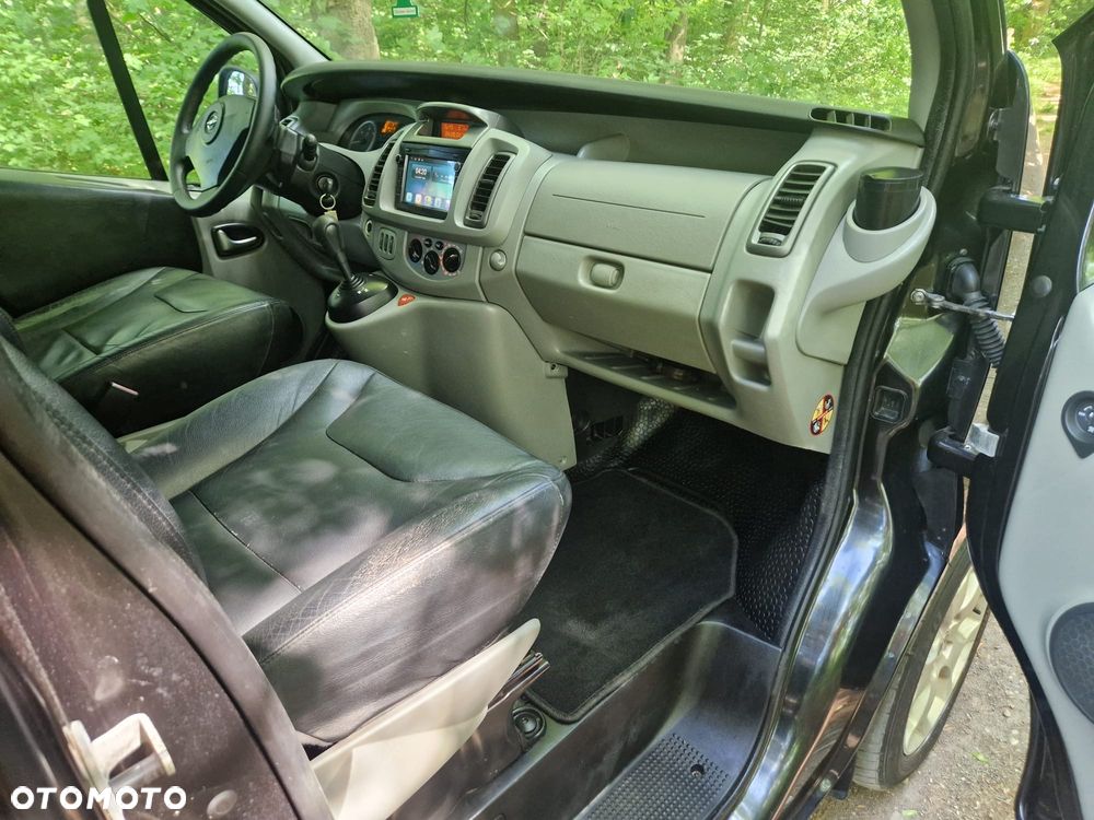 Opel Vivaro - 10