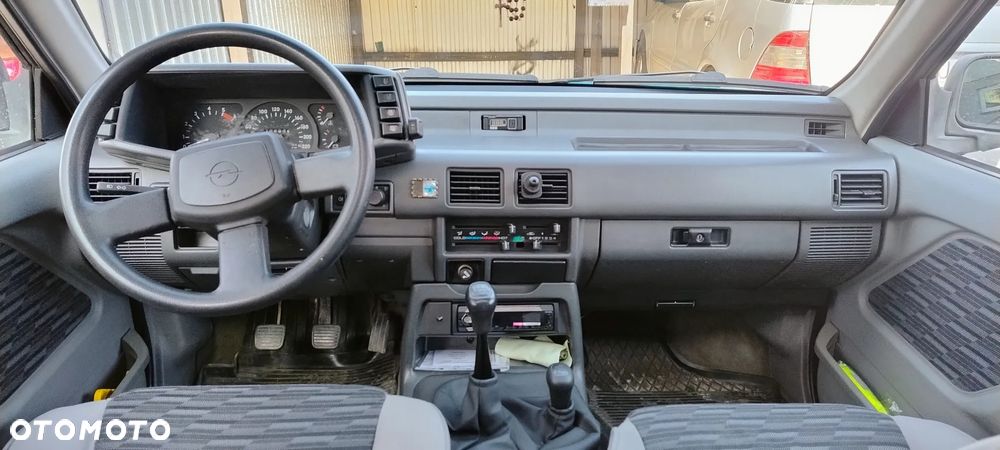 Opel Frontera 2.3 TD - 6