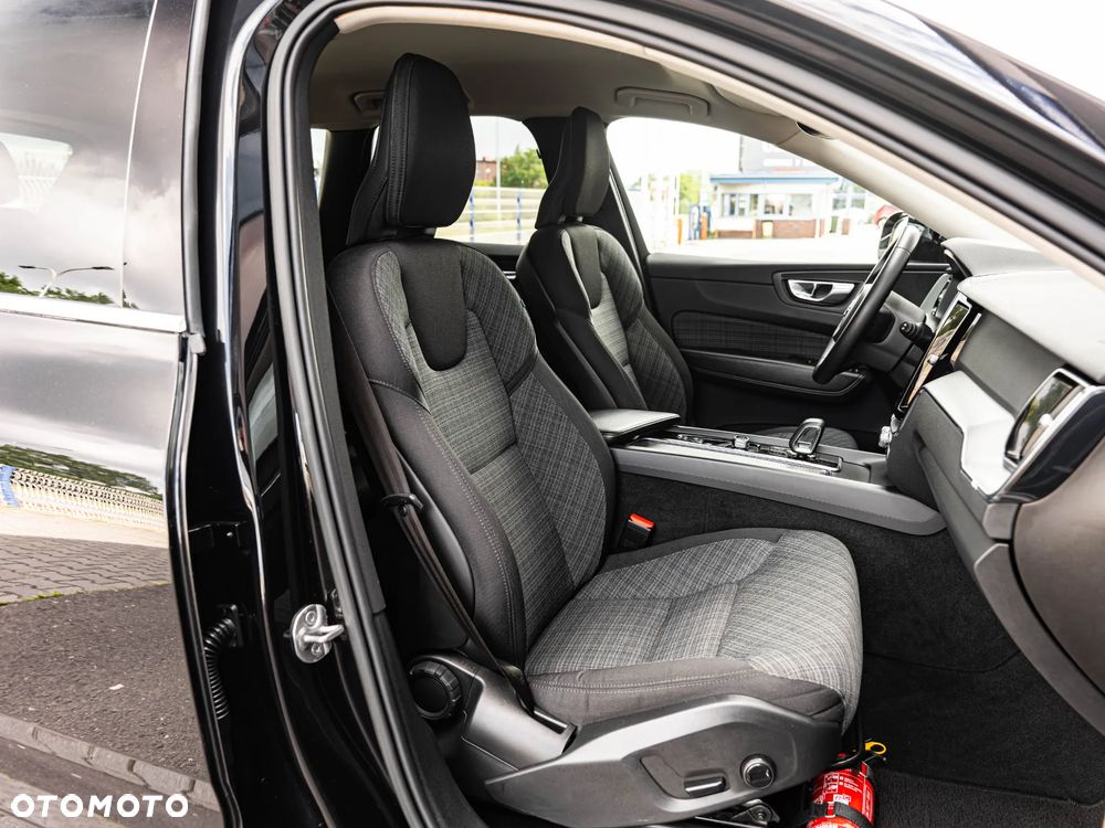 Volvo XC 60 B4 D Core - 28