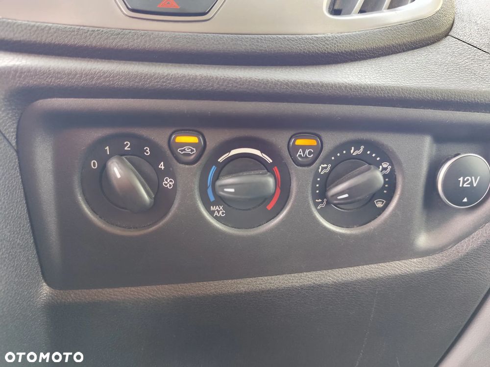 Ford Transit - 12