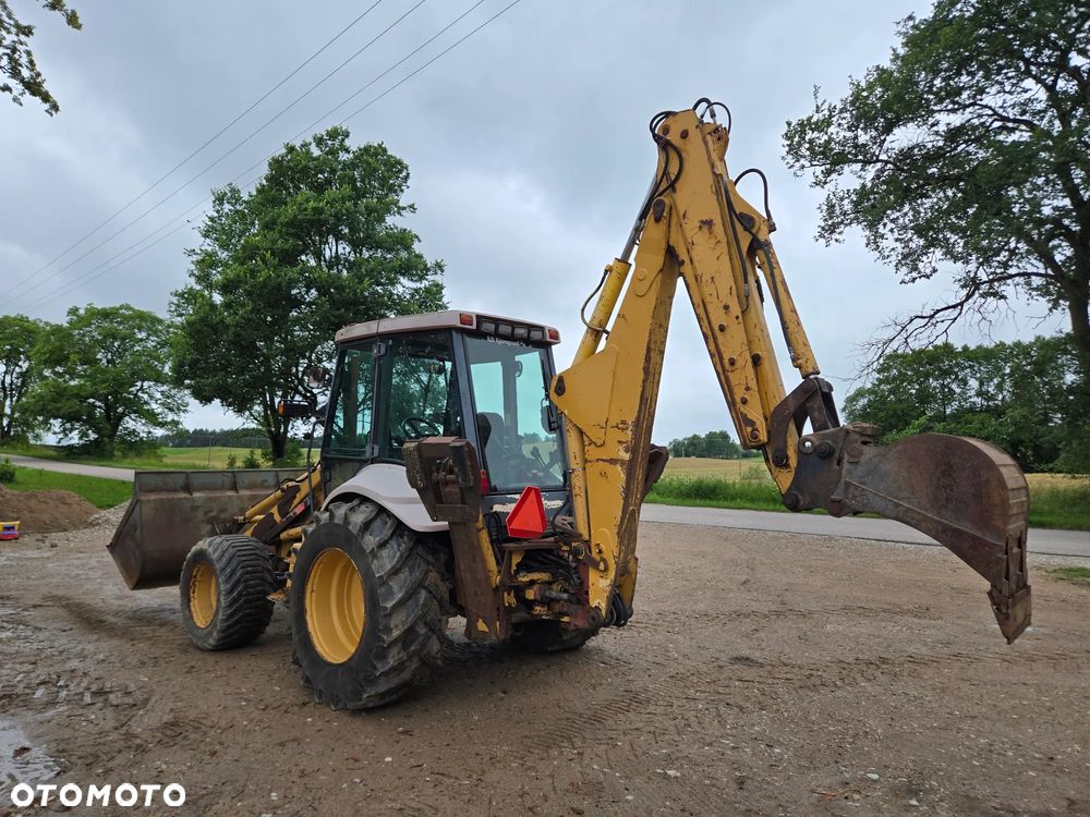 Ford New Holland 675-E Koparko ładowarka 4x4 - 3