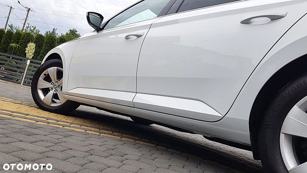 Skoda Superb 2.0 TDI 4x4 DSG Ambition - 37