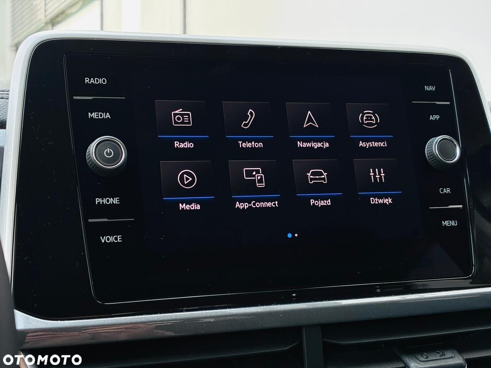 Volkswagen T-Roc - 13