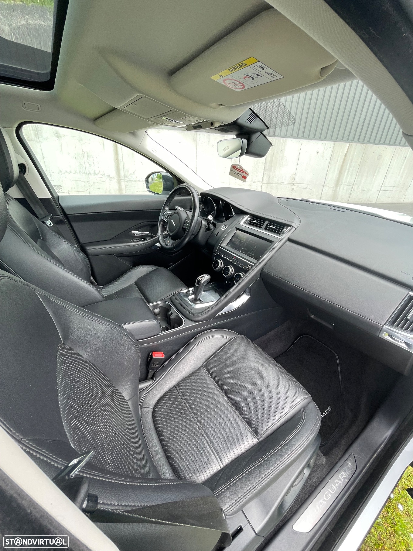 Jaguar E-Pace 2.0 i4D R-Dynamic S AWD Aut. - 23