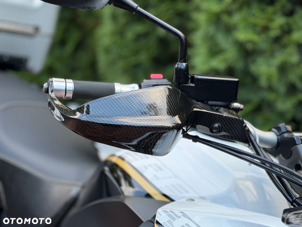 Honda VFR - 23