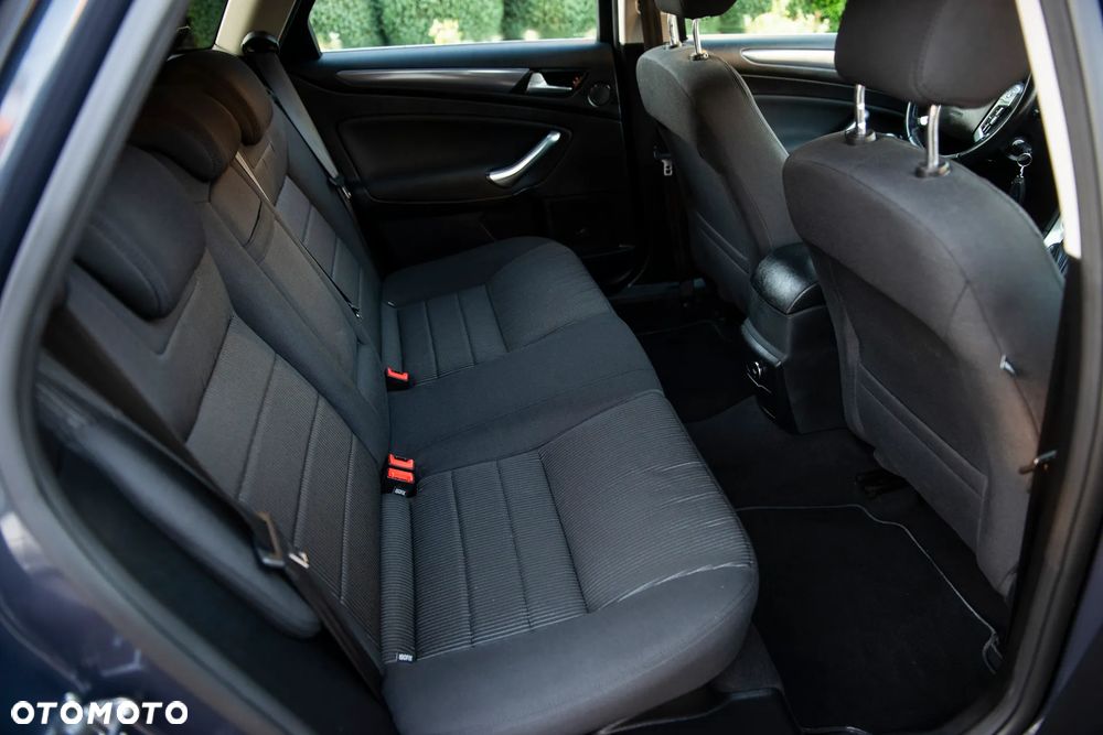 Ford Mondeo 2.0 TDCi Business Edition - 34
