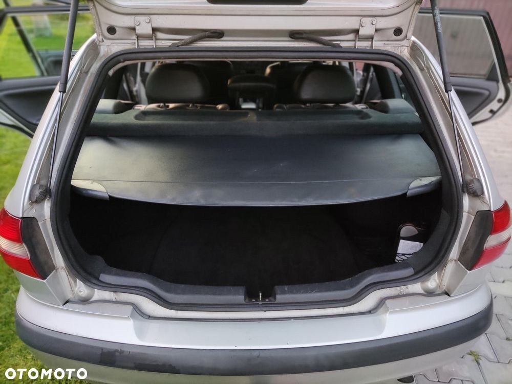 Volvo V40 1.9D - 16