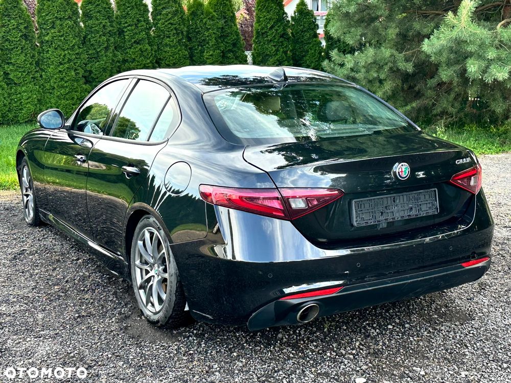 Alfa Romeo Giulia - 2