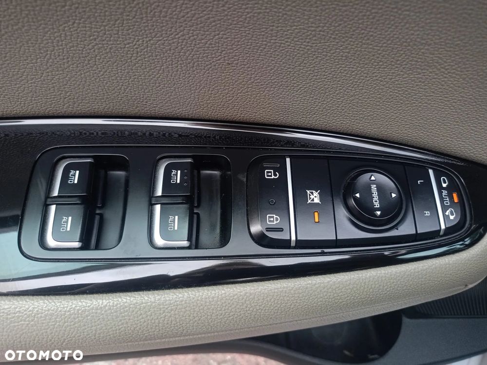 Kia Optima - 16