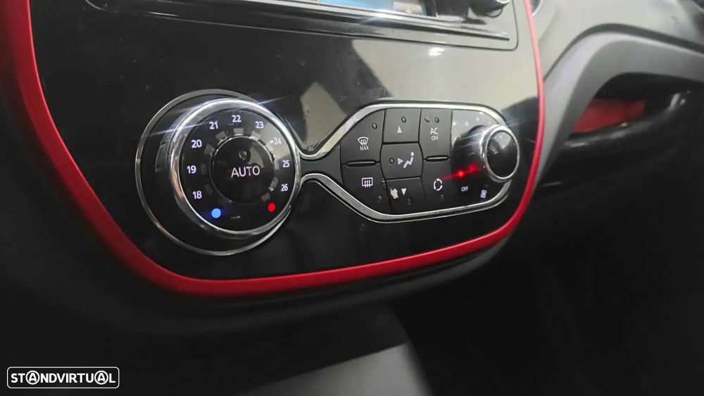 Renault Captur - 32