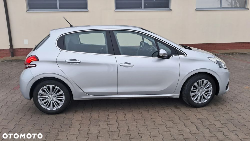 Peugeot 208 1.2 PureTech Allure - 8