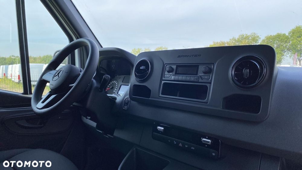 Mercedes-Benz eSprinter - 8