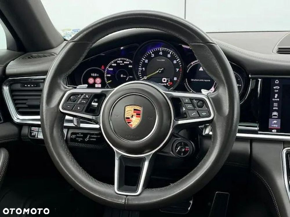 Porsche Panamera - 22