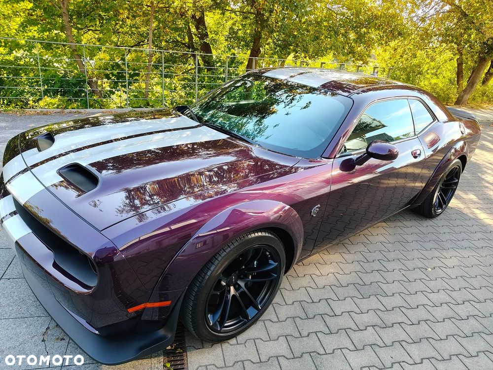 Dodge Challenger - 2