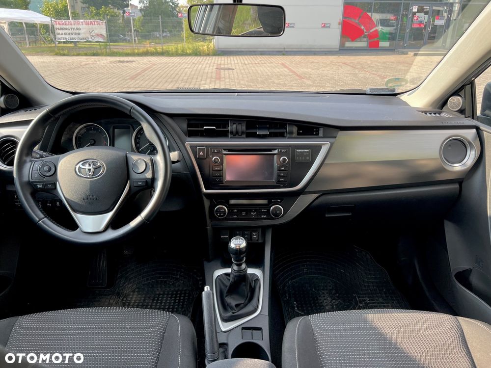 Toyota Auris 1.6 Premium Comfort - 4