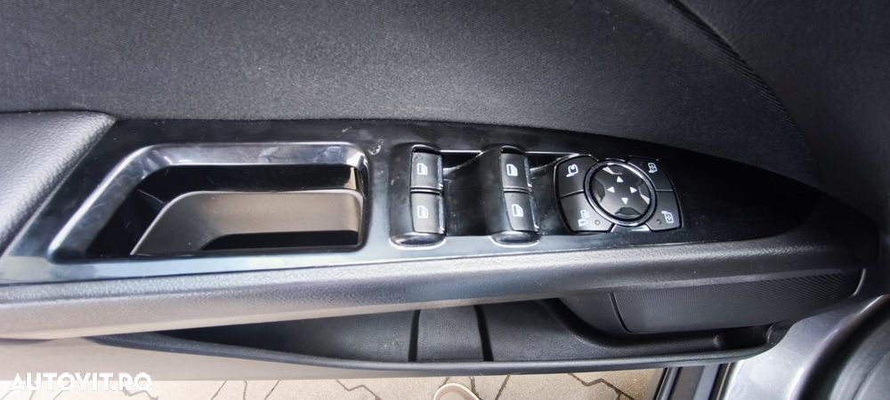 Ford Mondeo 2.0 TDCi Powershift Business - 10