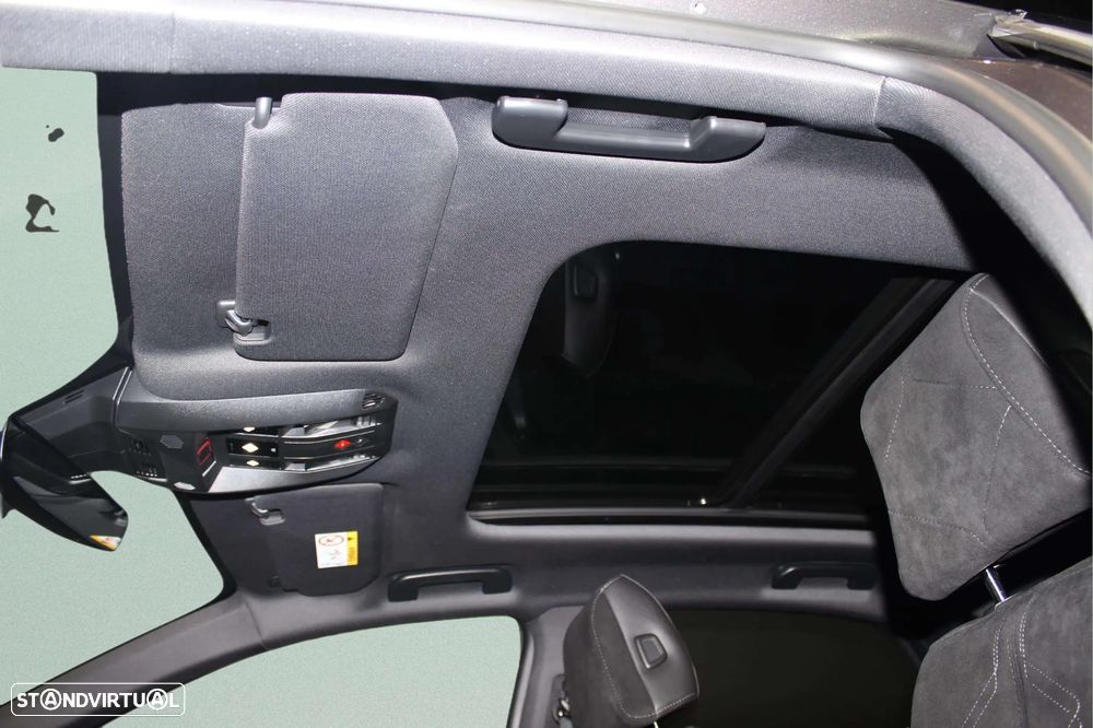 DS DS7 4x4 300 Performance Line + - 33