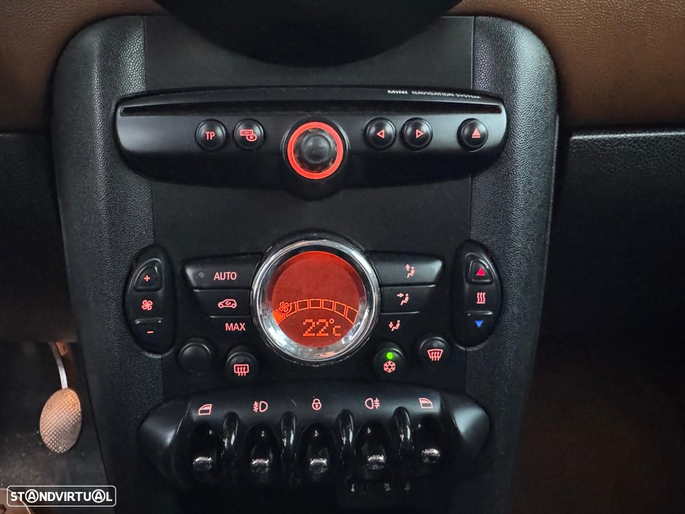 MINI 3 Portas Cooper D - 18