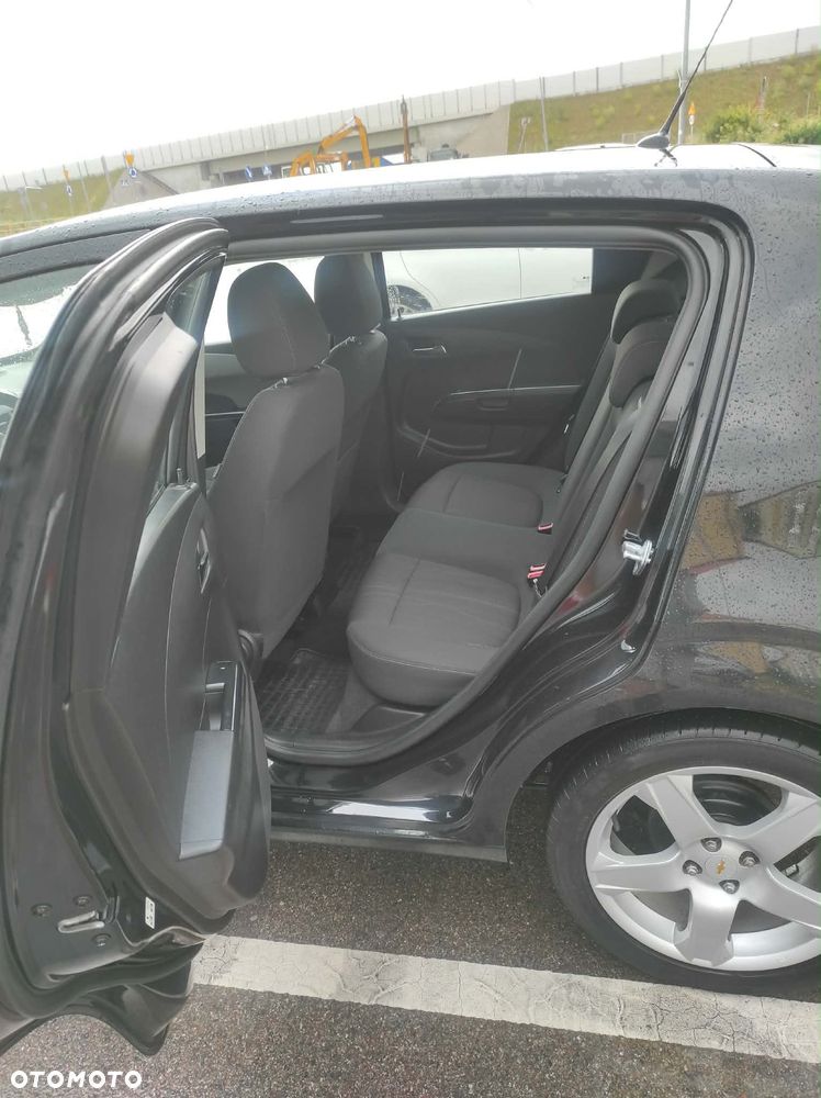 Chevrolet Aveo - 4