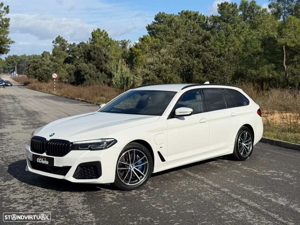 BMW 530 e Pack Desportivo M - 1