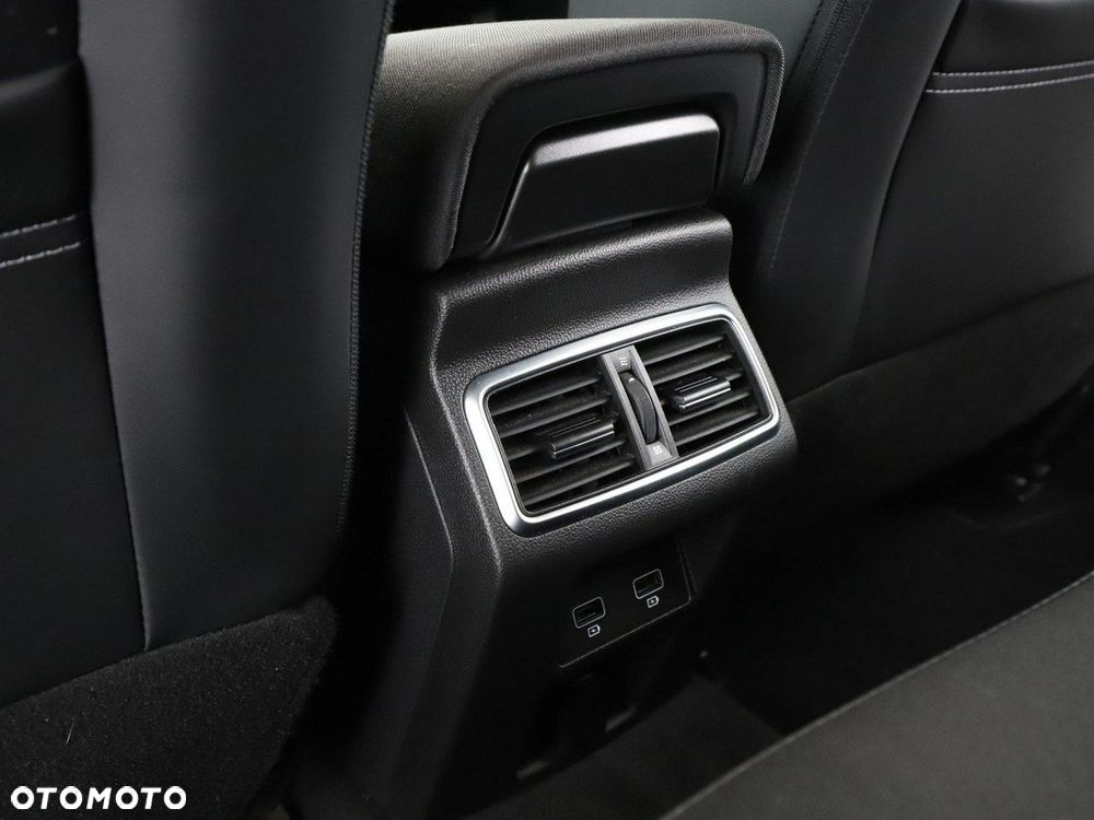 Renault Megane BLUE dCi 115 EDC BUSINESS EDITION - 36