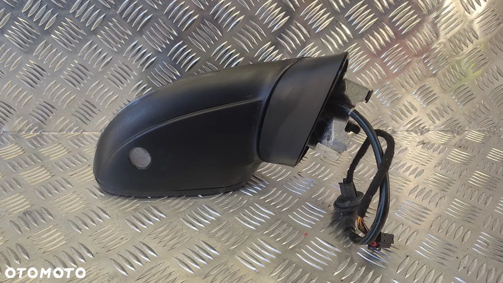 VW TOUAREG 7P 10-18R LUSTERKO PRAWE PASAZERA 11 PIN L041 - 6