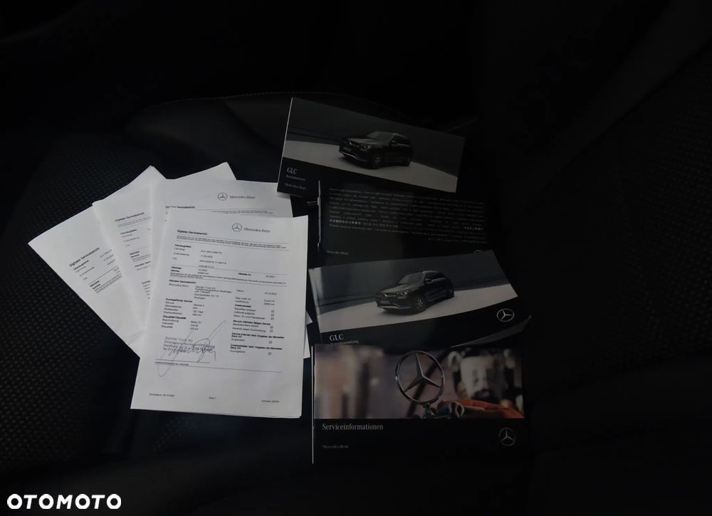 Mercedes-Benz GLC - 33