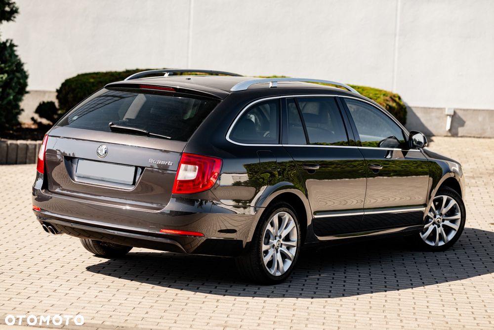 Skoda Superb 2.0 TDI Comfort DSG - 13