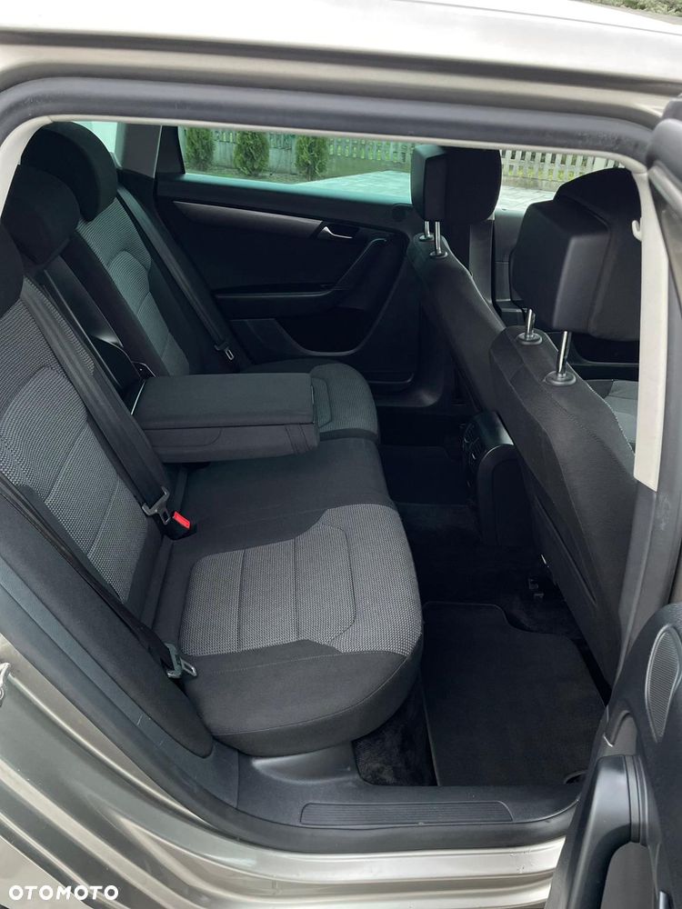 Volkswagen Passat 2.0 TDI BlueMotion Technology Highline - 22