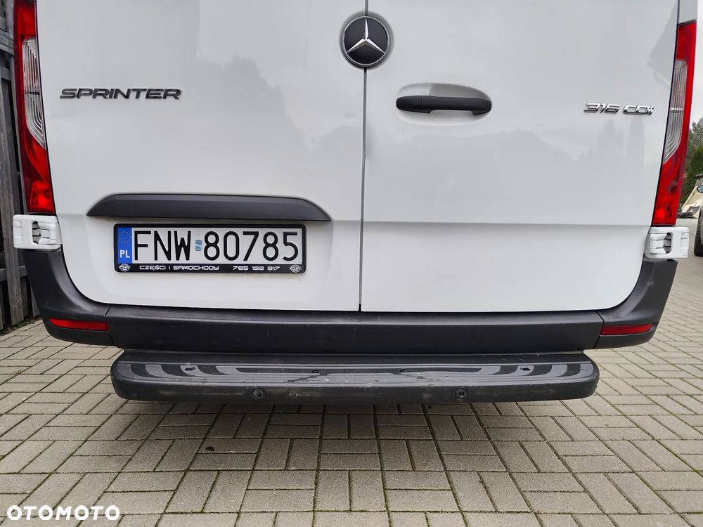 Mercedes-Benz SPRINTER 907 - 7