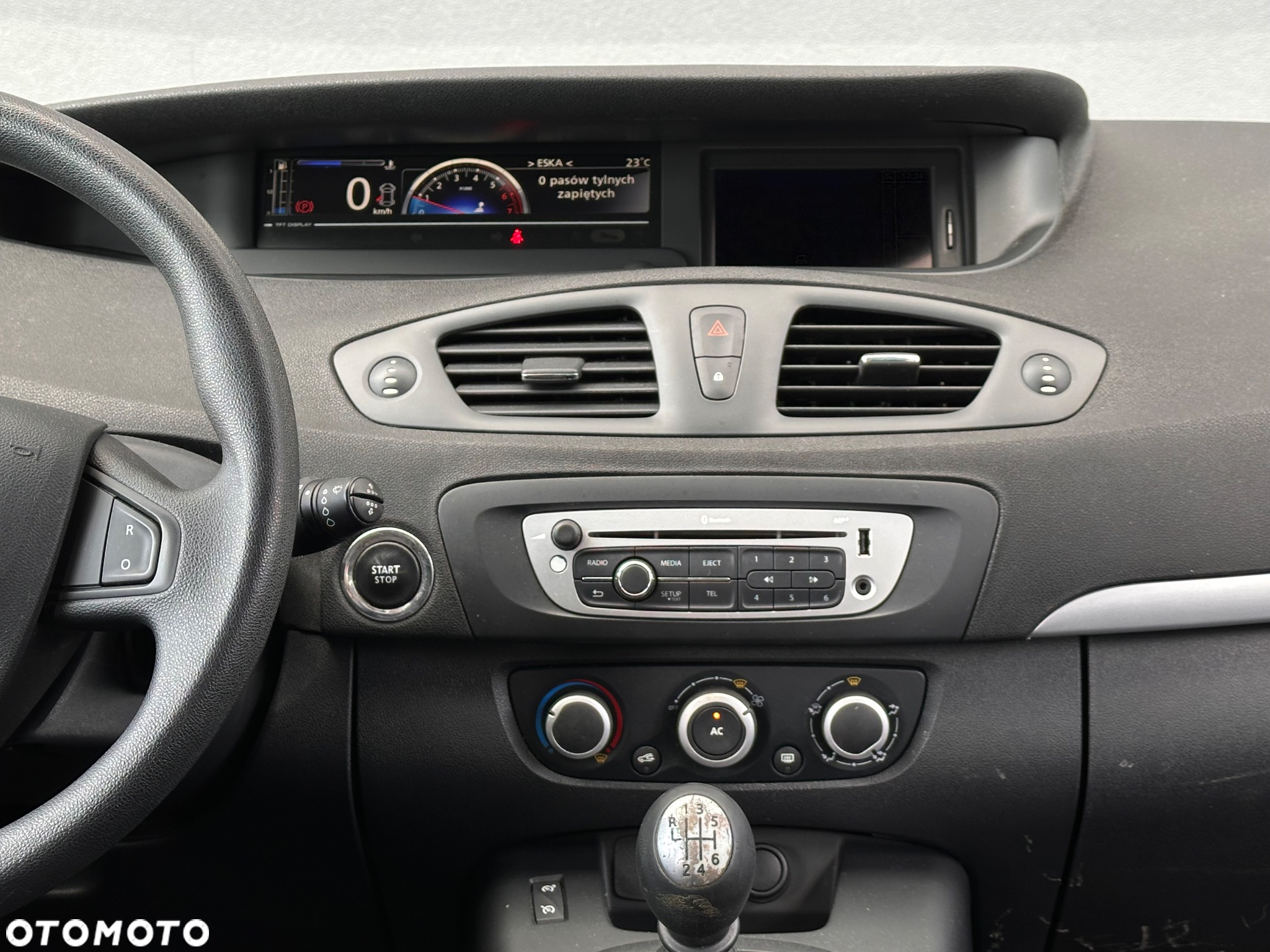 Renault Scenic 1.6 16V 110 Dynamique - 6