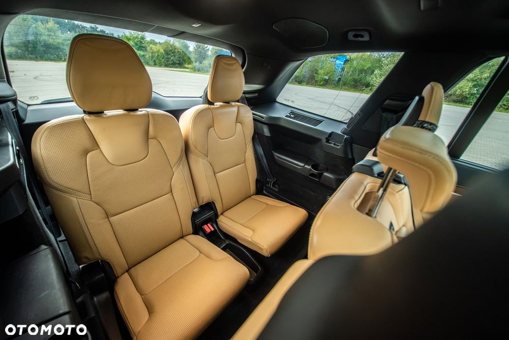 Volvo XC 90 - 16