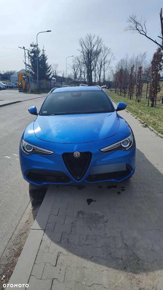 Alfa Romeo Stelvio - 8