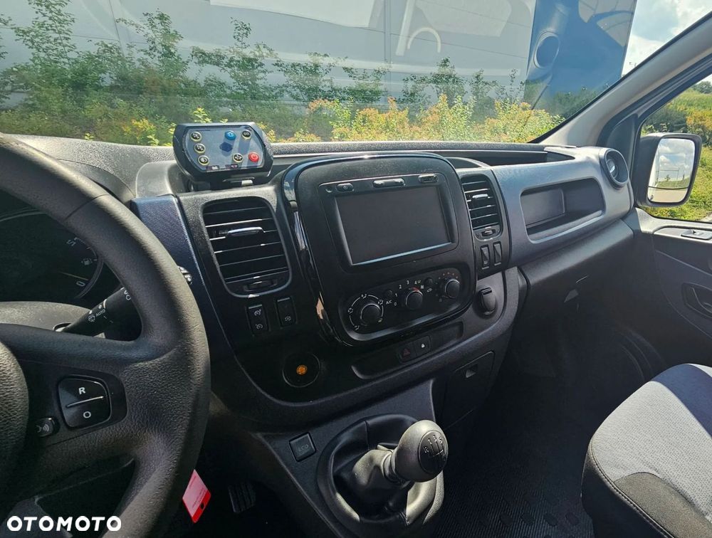 Renault Trafic - 16