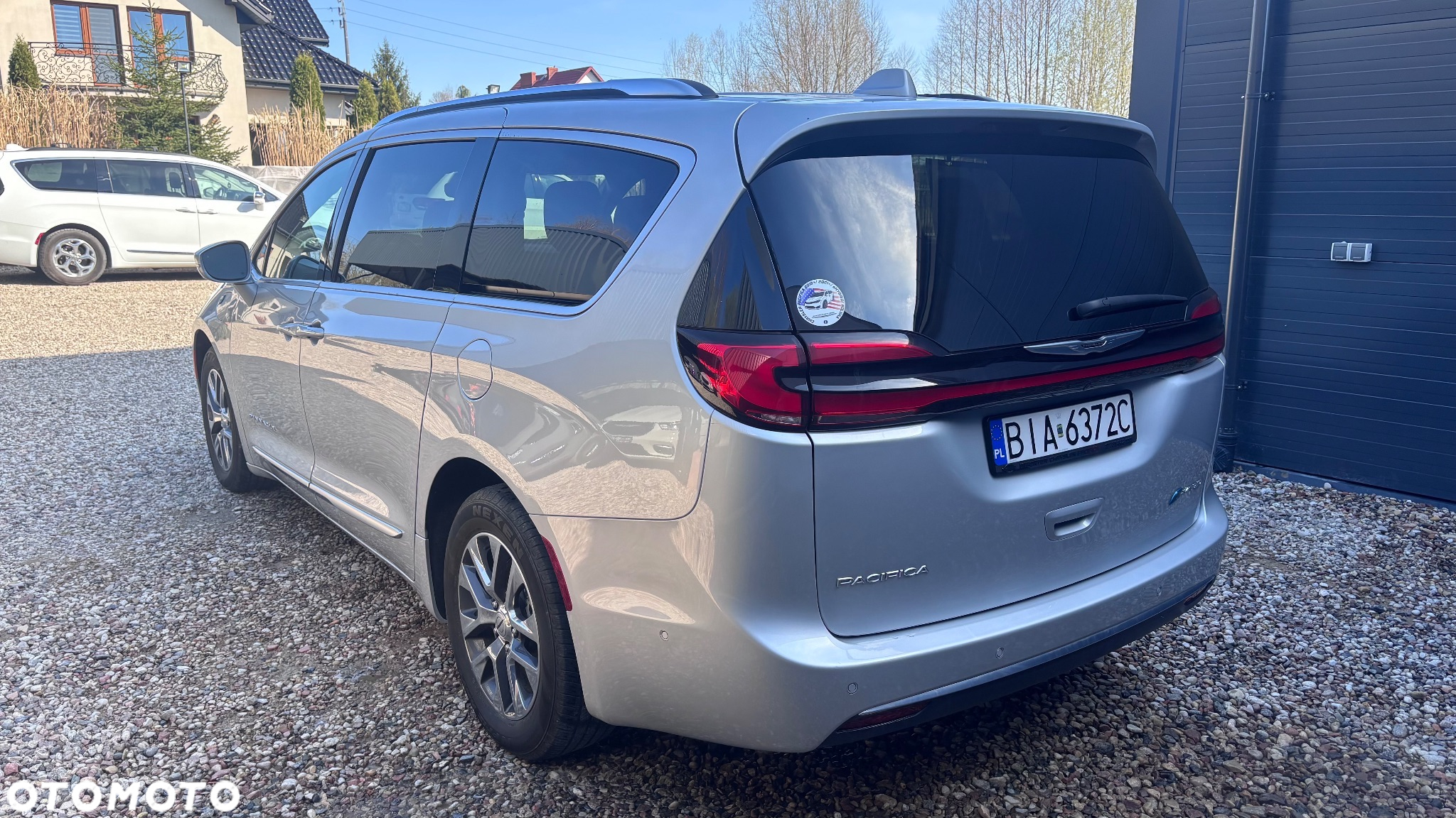 Chrysler Pacifica - 7