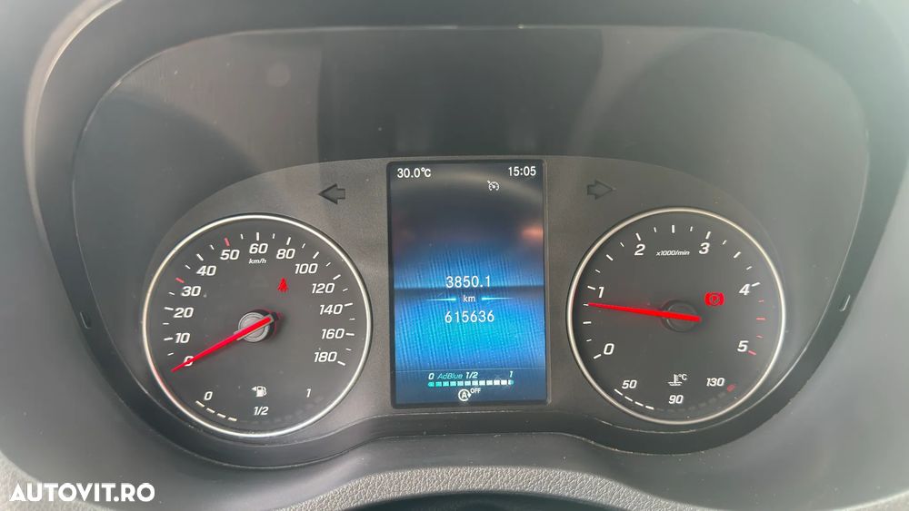 Mercedes-Benz Sprinter - 13