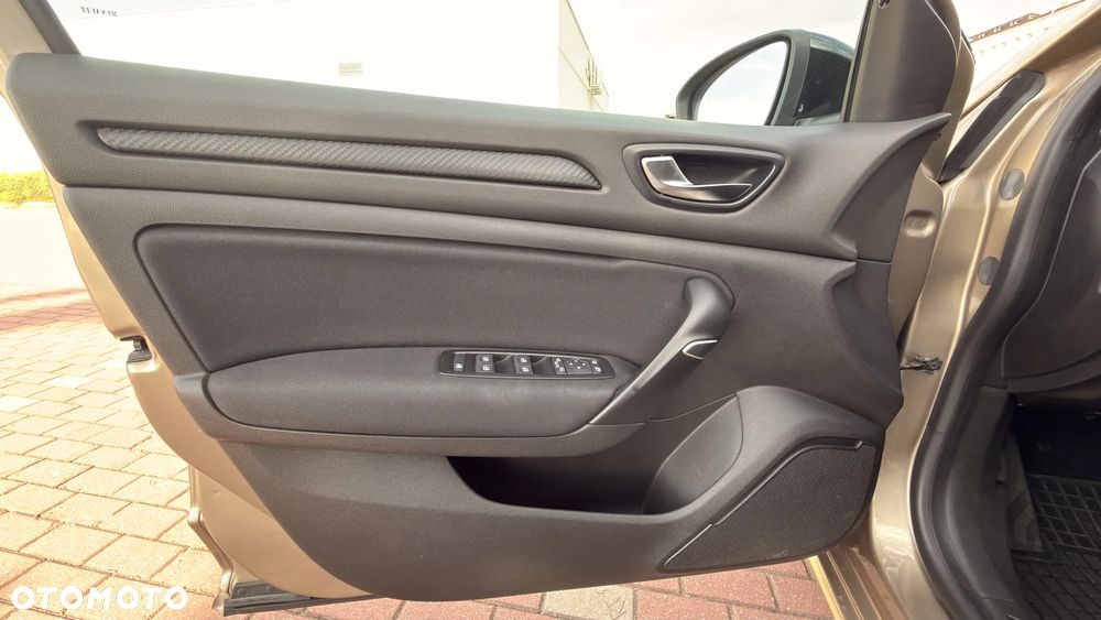 Renault Megane 1.2 Energy TCe Intens EDC - 11