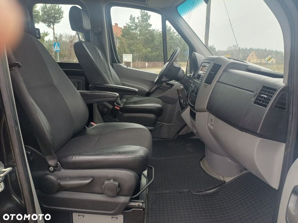 Mercedes-Benz Sprinter - 12