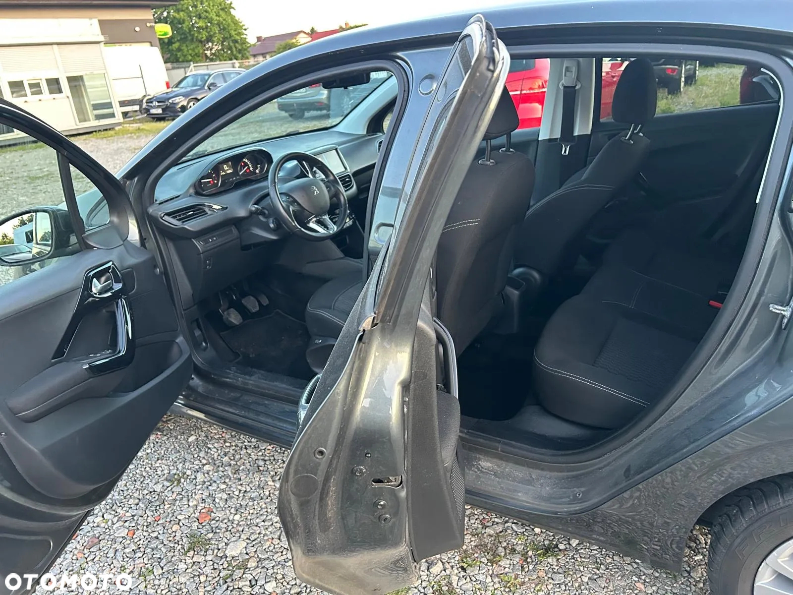 Peugeot 208 1.6 BlueHDi Active S&S - 9