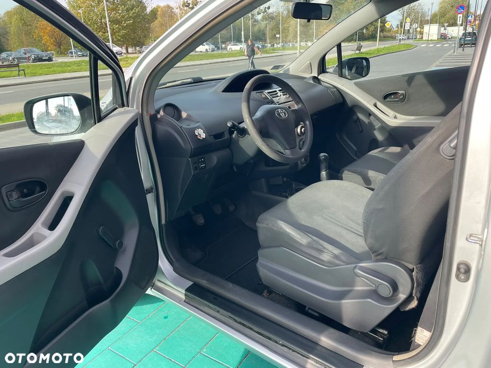 Toyota Yaris - 8