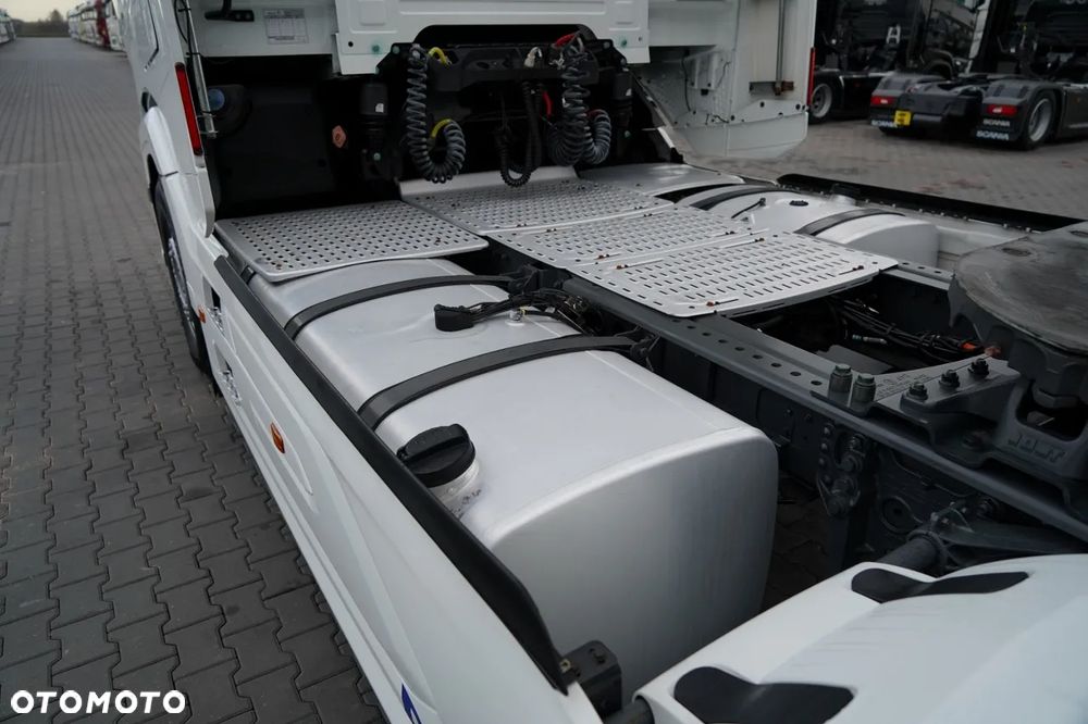 DAF XG 530 / RETARDER / CAŁY NA PODUSZKACH / KLIMA POSTOJOWA / - 12