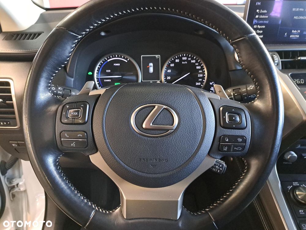 Lexus NX 300h Business Edition AWD - 32