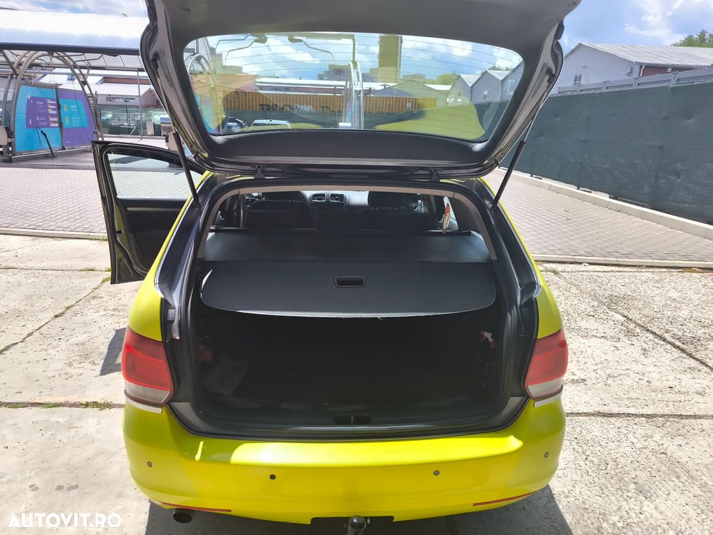 Volkswagen Golf 1.6 TDI DPF Exclusive - 9