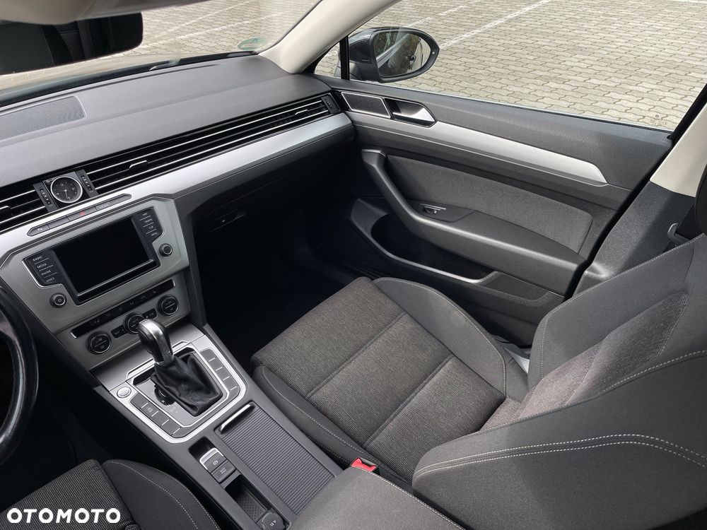 Volkswagen Passat 2.0 TDI Business DSG - 14
