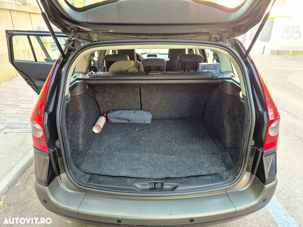 Renault Megane II Sedan 1.6 Influence - 10