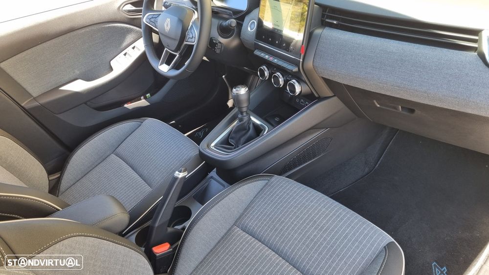 Renault Clio 1.0 TCe Techno Bi-Fuel - 18